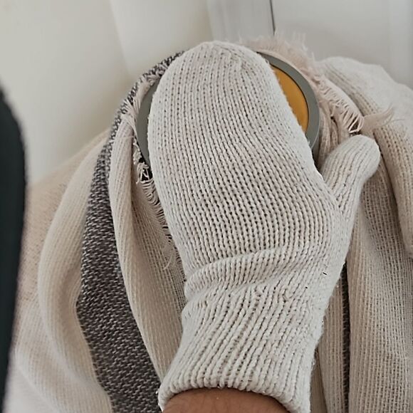 Ardene Women's Scarf & Gloves Set Cream - Picture 7 of 16
